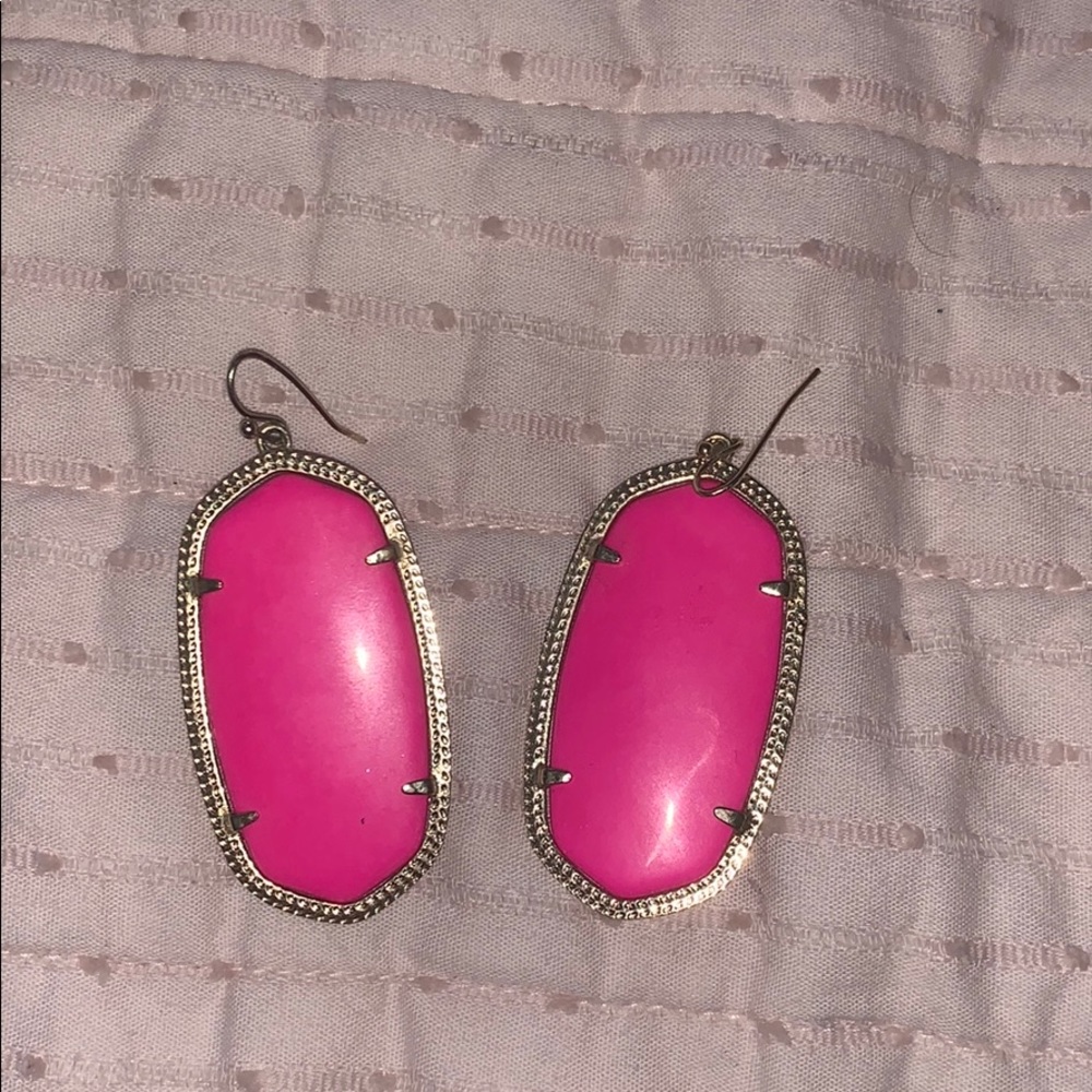 Like new Kendra Scott earrings